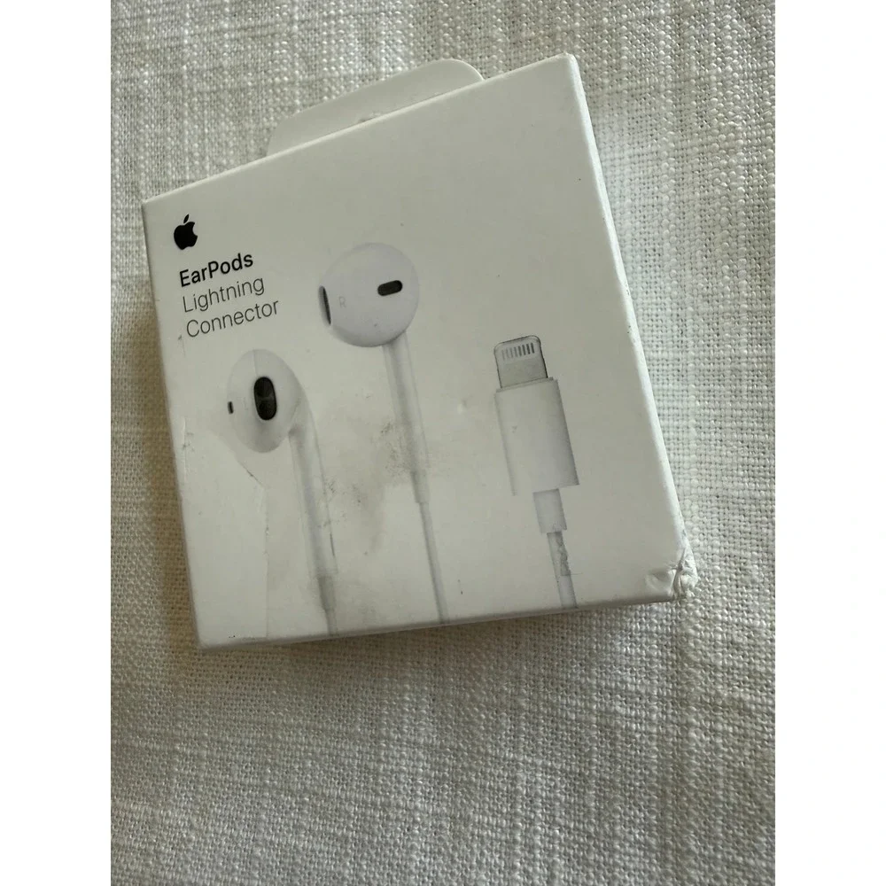 Apple EarPods with Lightning Connector White Wired Headphones A1748 MWTY3AM/A